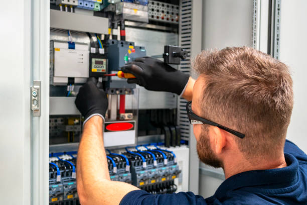 Best Affordable Emergency Electrician  in Spirit Lake, IA